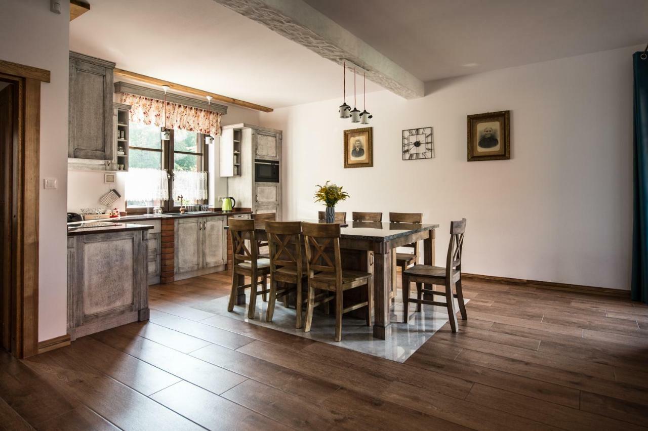 Dwor U Papuga Apartment Ruciane-Nida Luaran gambar