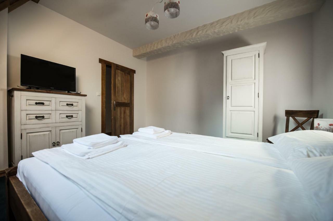 Dwor U Papuga Apartment Ruciane-Nida Luaran gambar