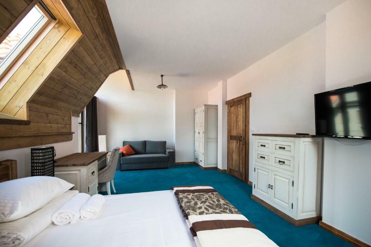 Dwor U Papuga Apartment Ruciane-Nida Luaran gambar